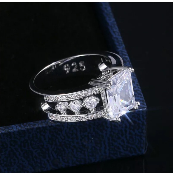 Classic engagement wedding  square  ring - Picture 3 of 3